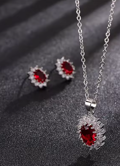 Ruby Noor Pendant 🌹